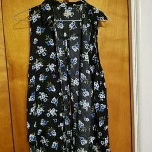 Hollister size small button-down sleeveless shirt